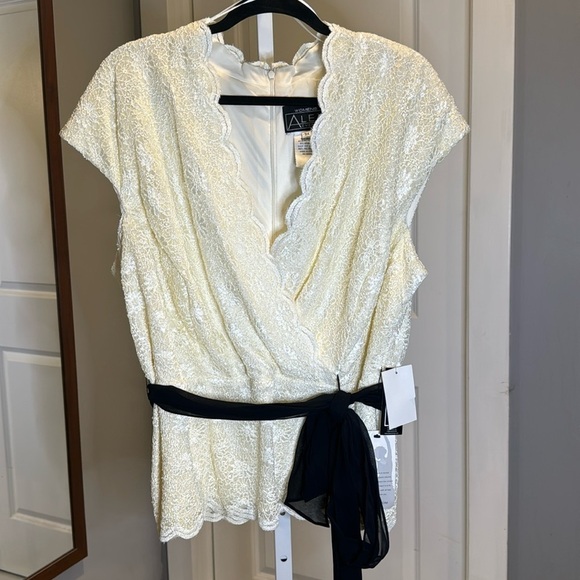 Alex evenings, ivory lace, formal faux wrap plus size top 3X NWT - Picture 2 of 13